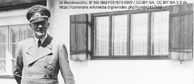 hitler col cane