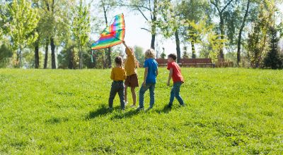 full-shot-kids-working-as-team